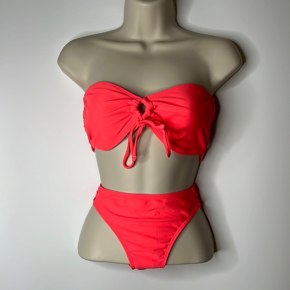 California Waves Bandeau Style Bikini  SIZE LARGE - Picture 1 of 7